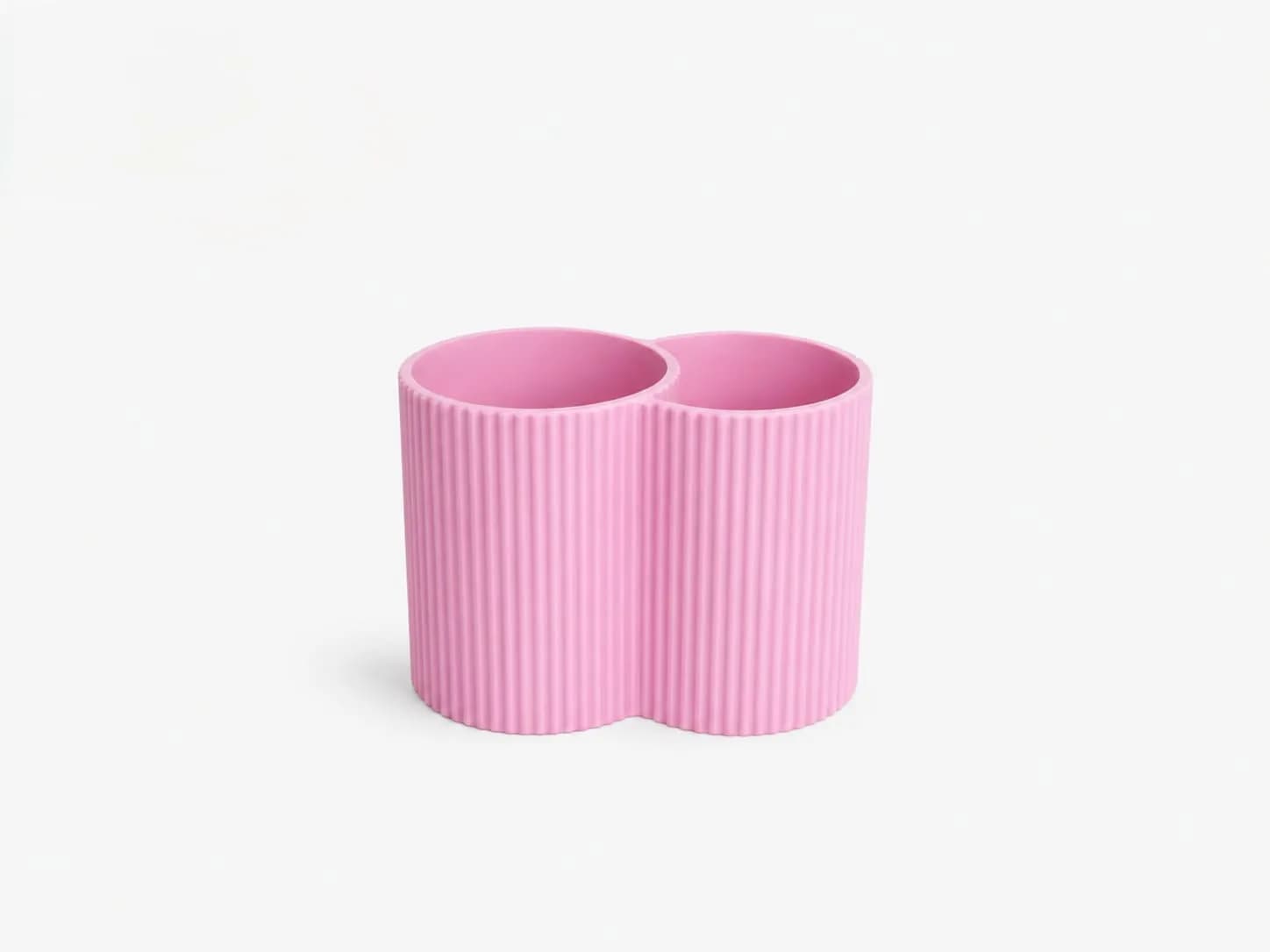 Ribbed brush organizer